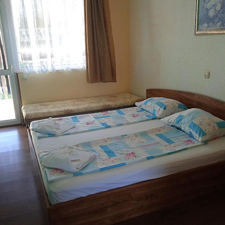 Стаи За Гости Нептун Tsarevo Buitenkant foto