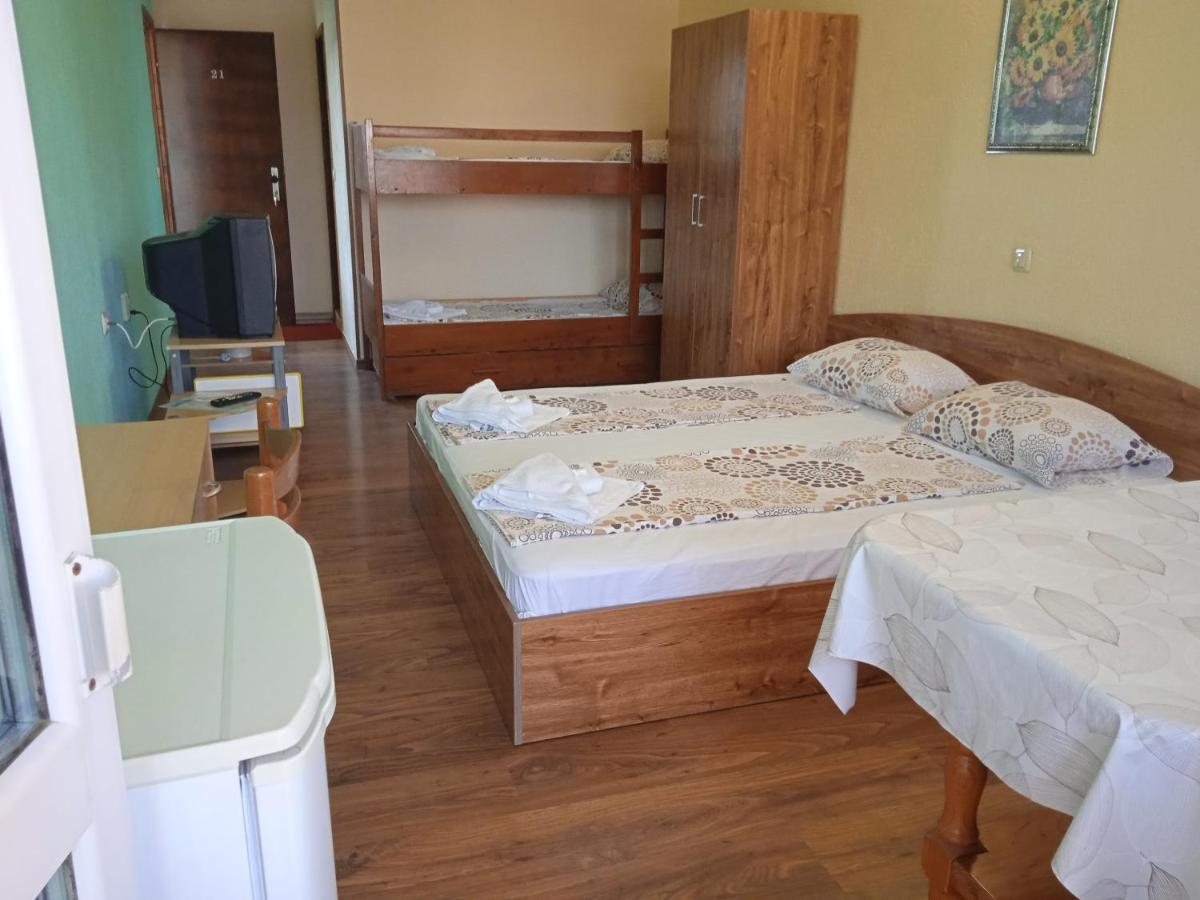 Стаи За Гости Нептун Tsarevo Buitenkant foto